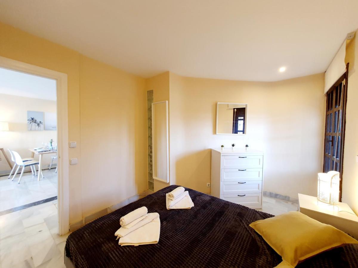 Cozy Apartment On The Beach Sitio de Calahonda Esterno foto