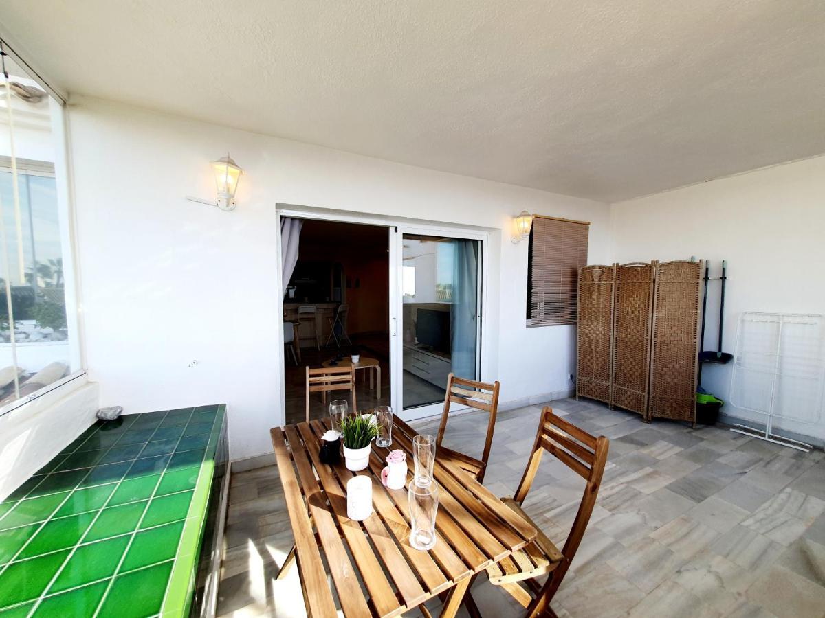Cozy Apartment On The Beach Sitio de Calahonda Esterno foto