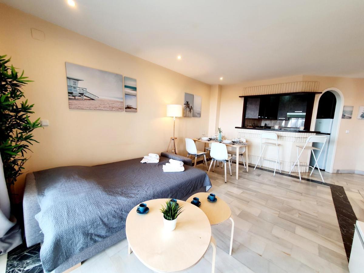 Cozy Apartment On The Beach Sitio de Calahonda Esterno foto