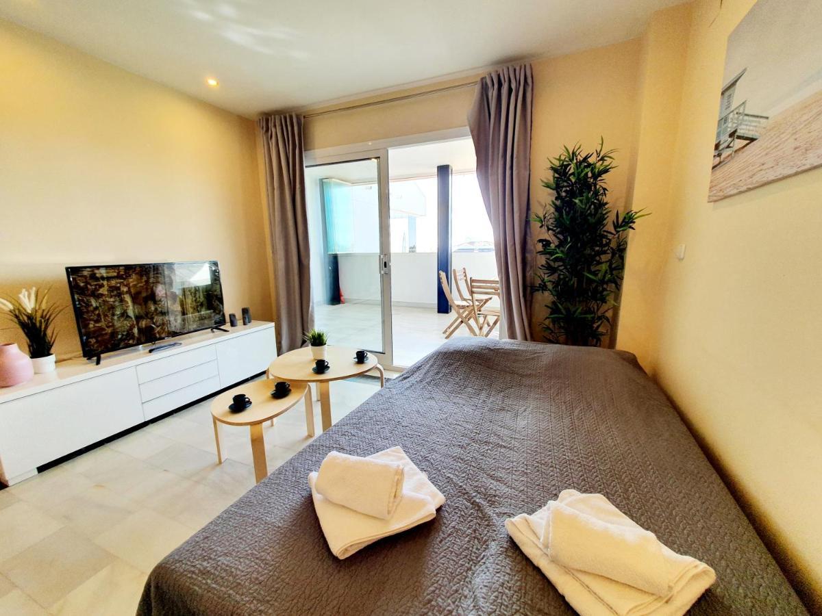 Cozy Apartment On The Beach Sitio de Calahonda Esterno foto