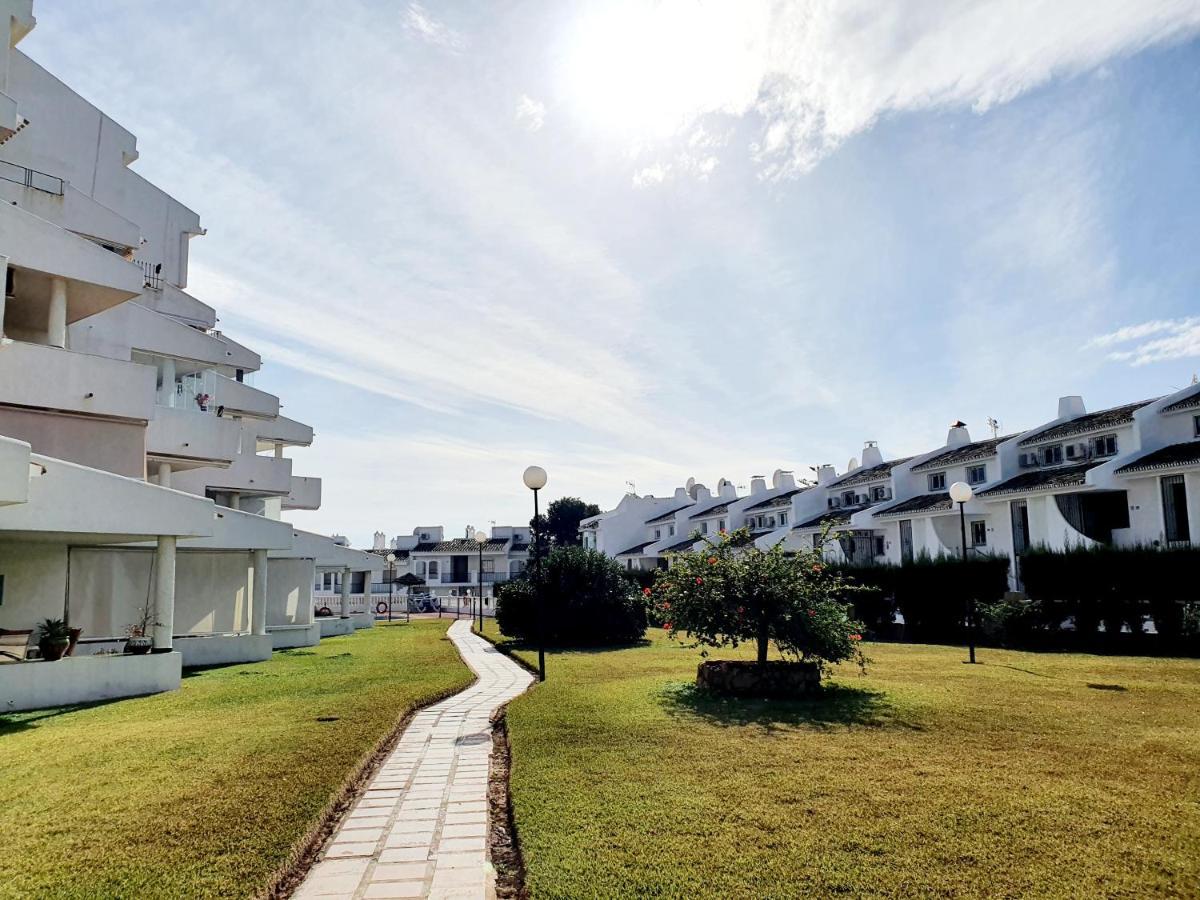 Cozy Apartment On The Beach Sitio de Calahonda Esterno foto