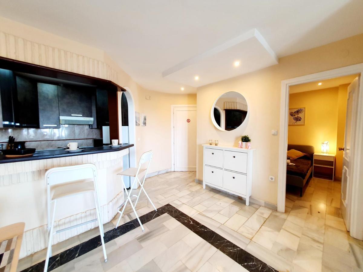 Cozy Apartment On The Beach Sitio de Calahonda Esterno foto